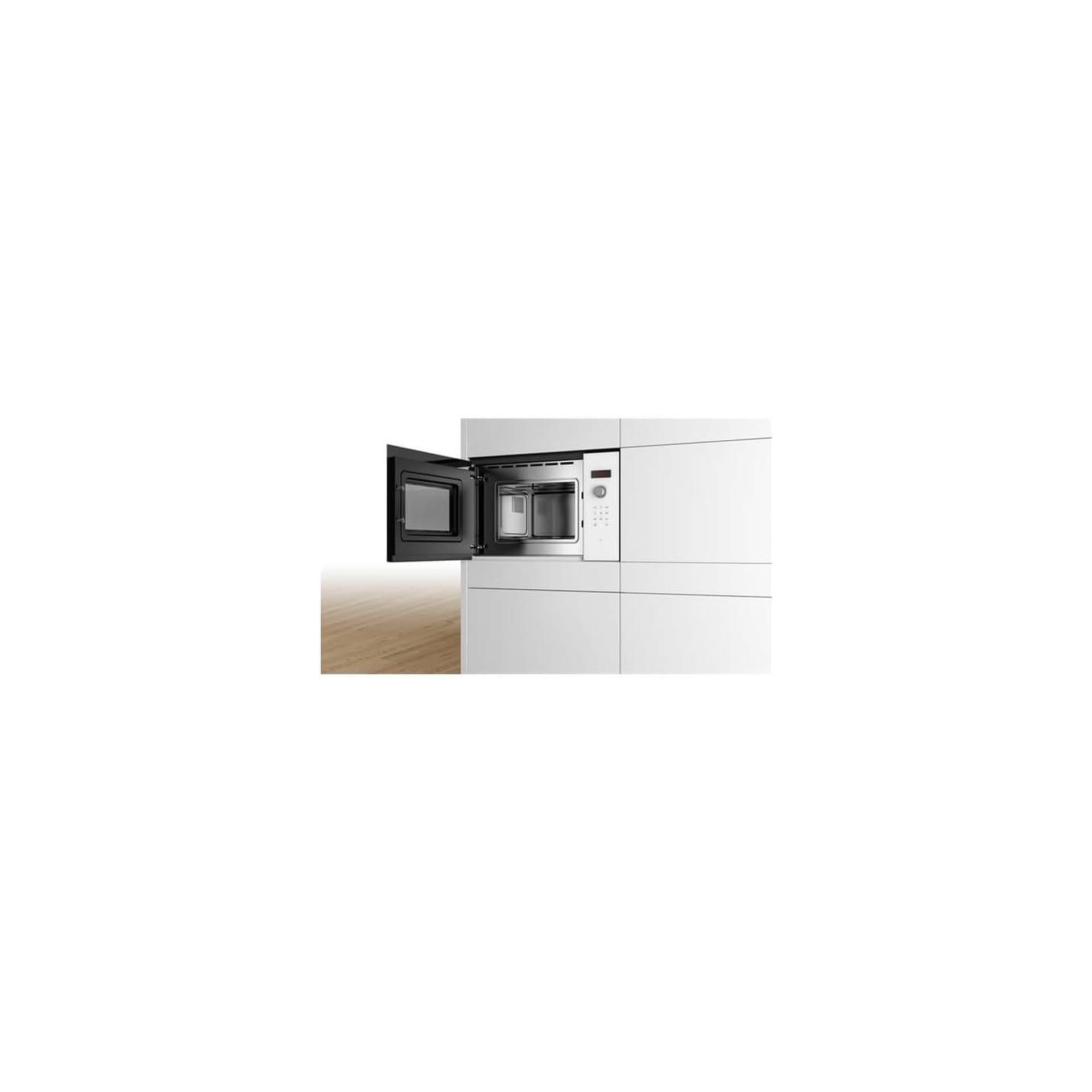 Микровълнова фурна за вграждане - Bosch BFL523MW1F Serie 4 20 L бял 2